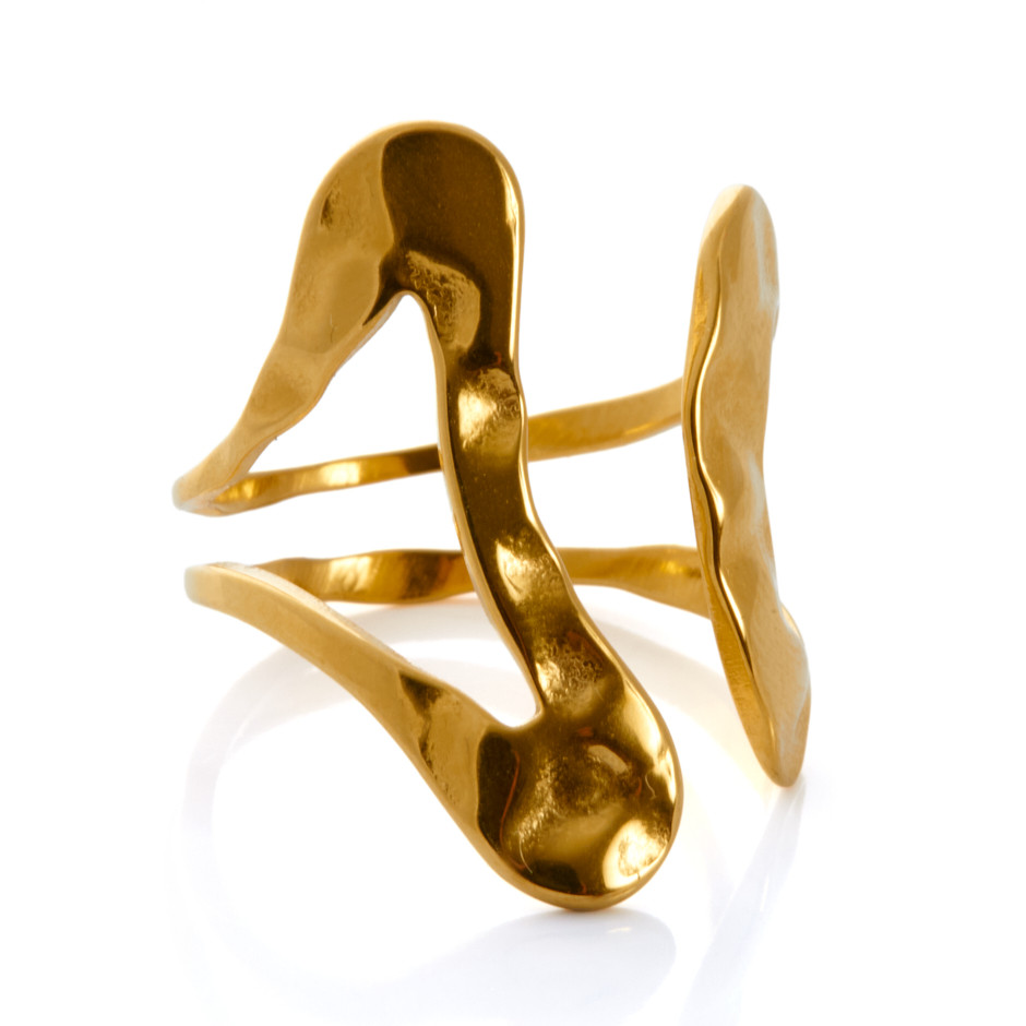 Anillo forma dorado