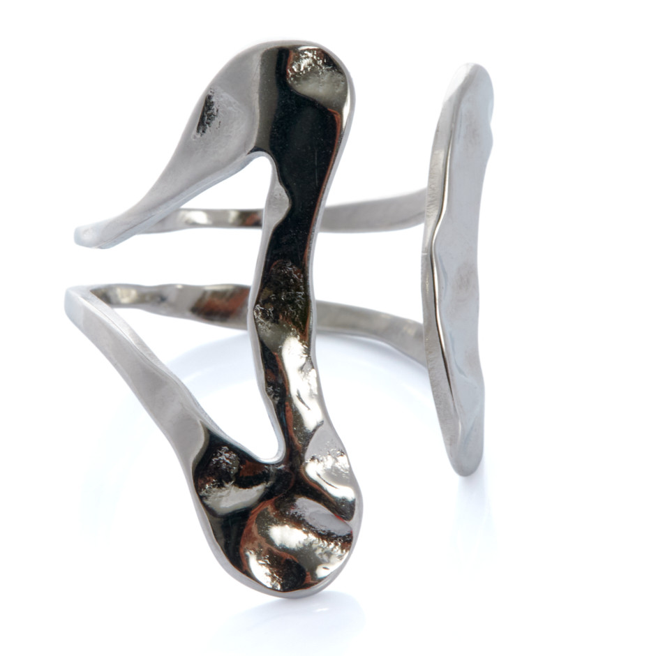 Anillo forma plateado
