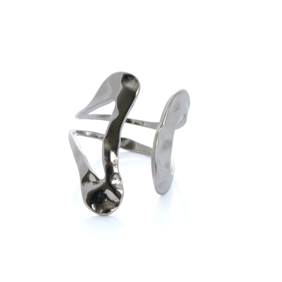 Anillo forma plateado