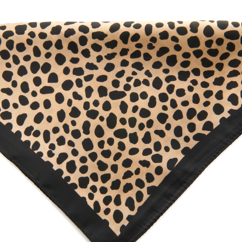 Pañuelo print marrón