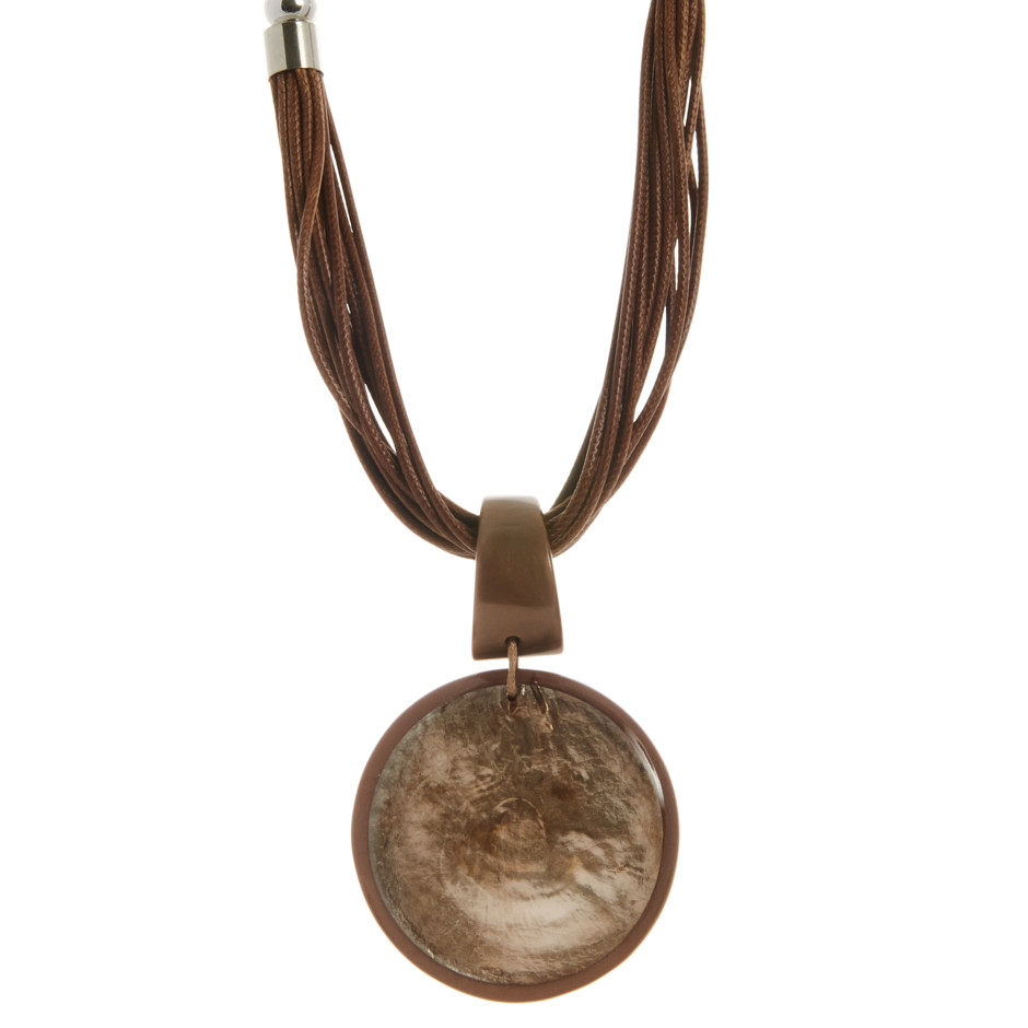 Collar cordón y pieza marrón