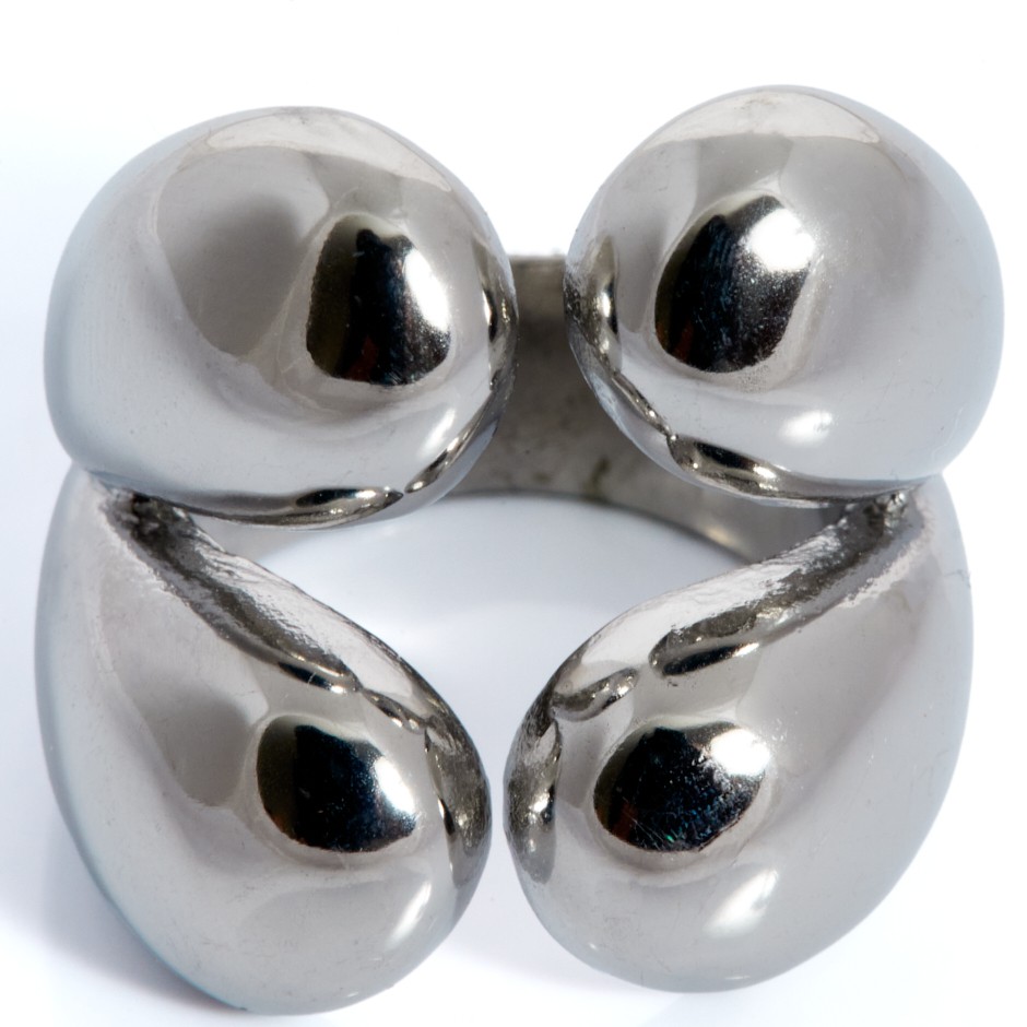 Anillo curve plateado