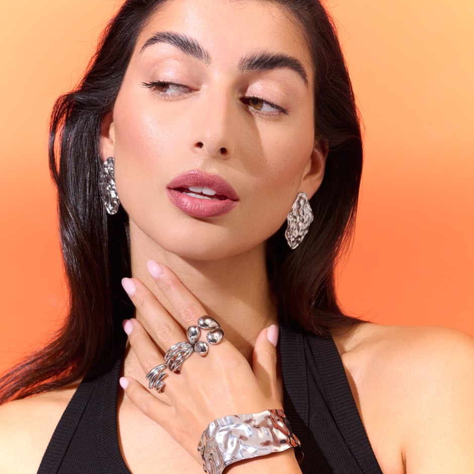 Anillo tubular plateado