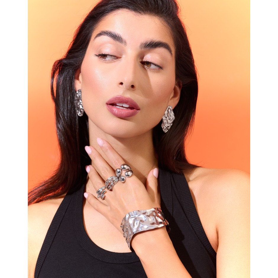 Pendiente ios placa plateado