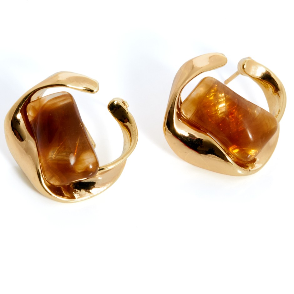 Pendiente forma marrón