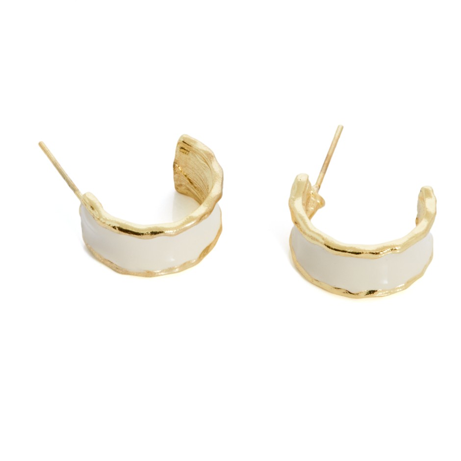 Pendiente giro beige