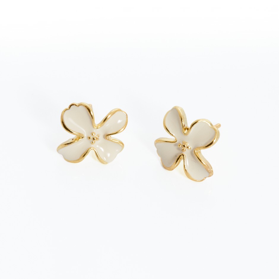 Pendiente trebol beige