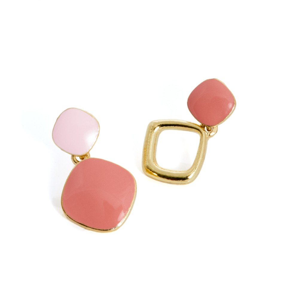 Pendiente irregular rosa