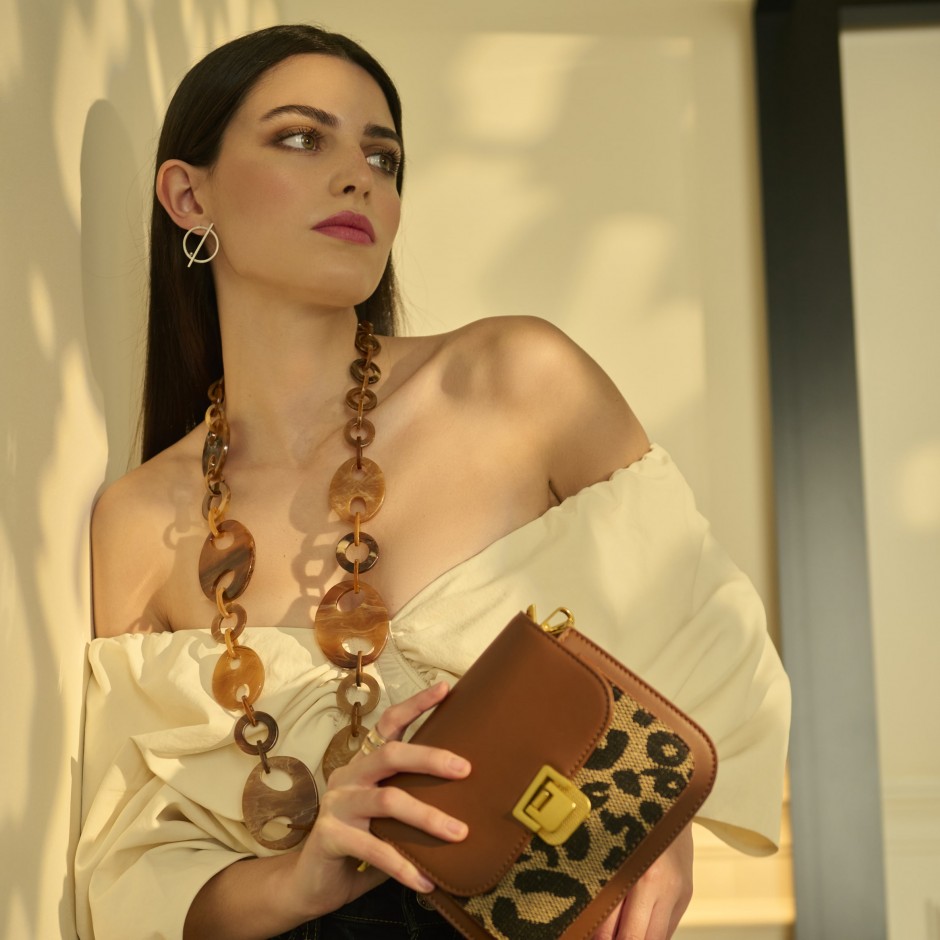 travel marrón - ALEXAH JEWELERY