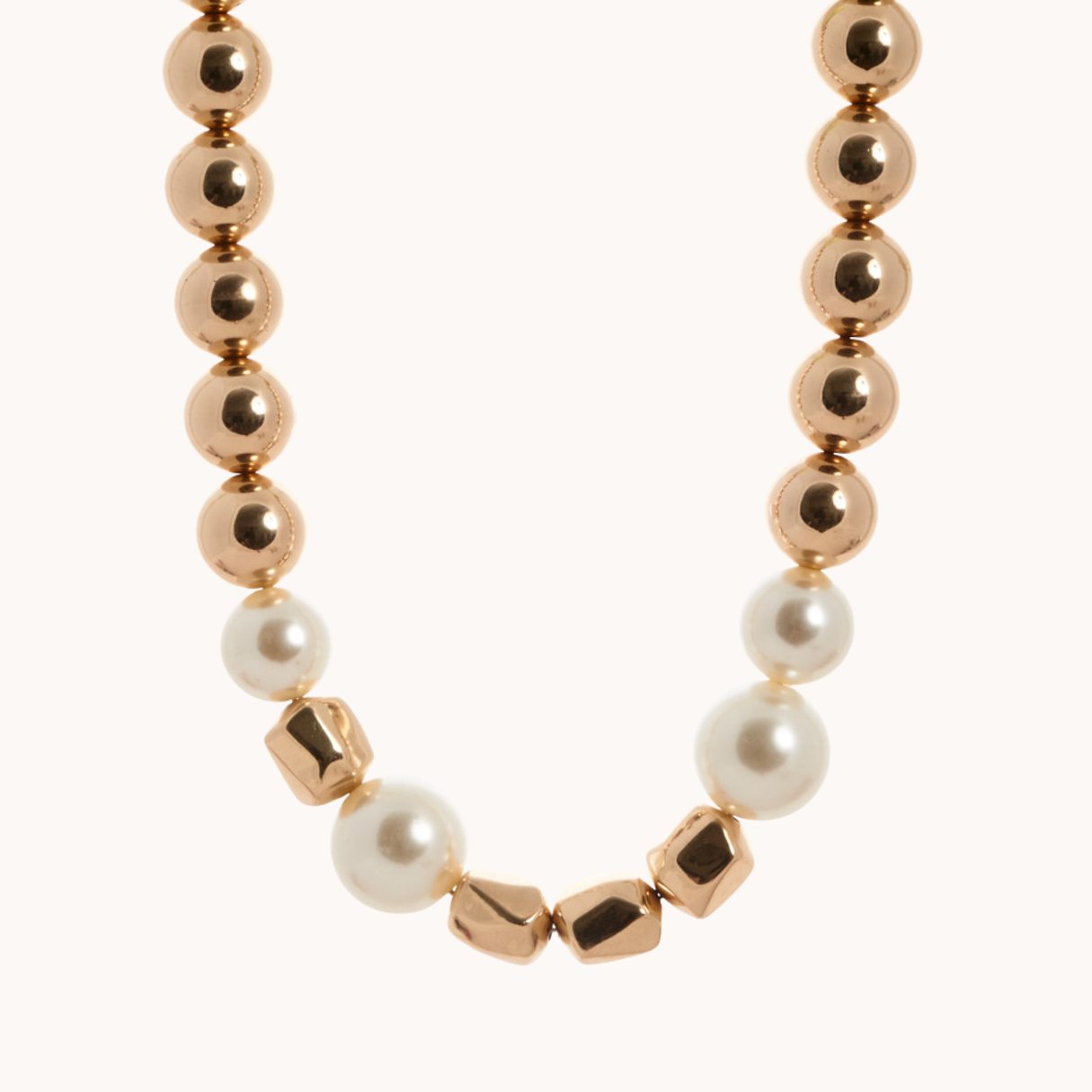 COLLAR PERLAS Y DORADO
