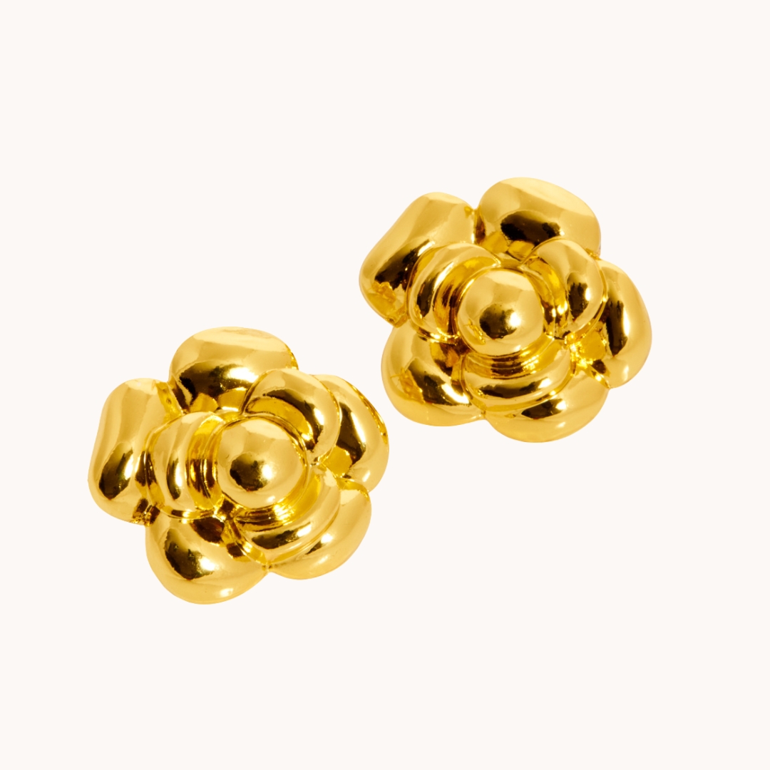 PENDIENTE FLOR CAMELIA DORADA